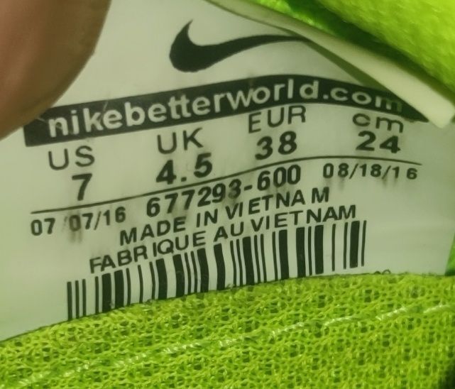 Продаються жіночі кросівки Nike