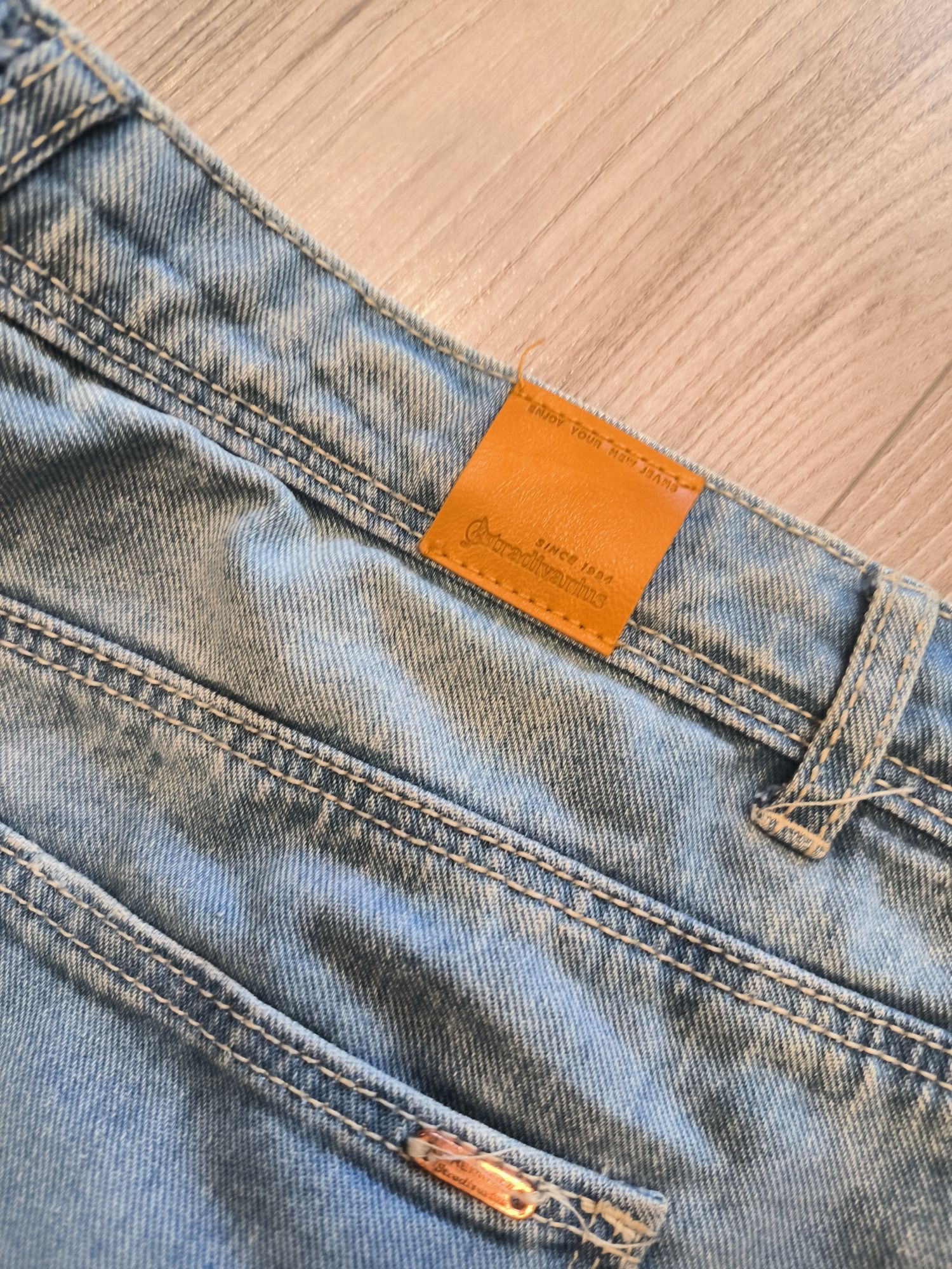 Spodenki Stradivarius rozmiar L