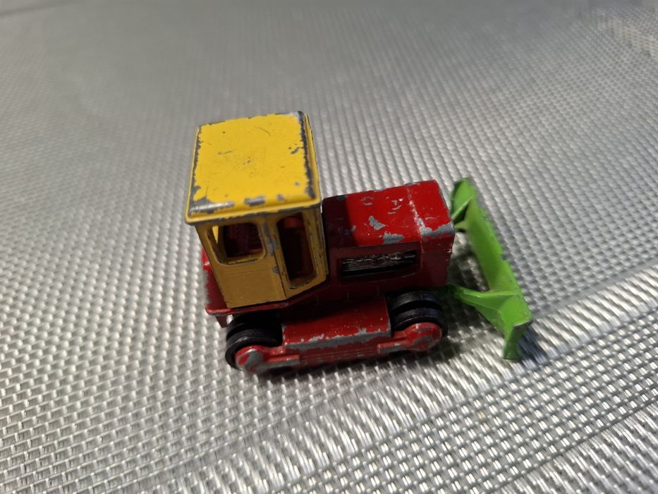 Playart bullddzer model