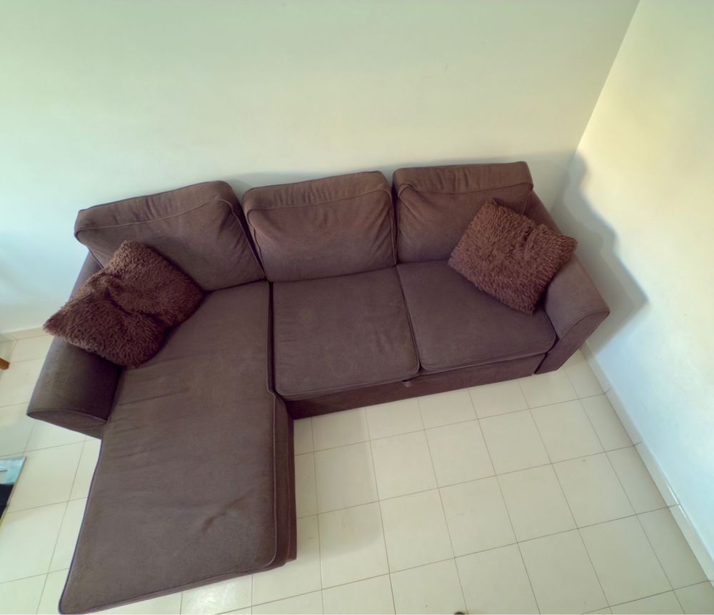 Sofá Cama - chaise long com arrumação