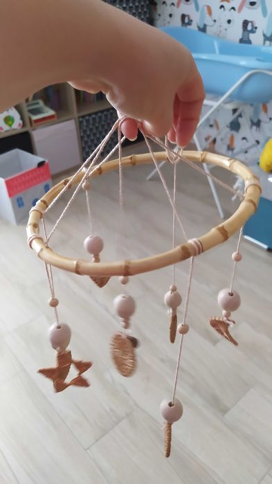 karuzelka do kołyski łóżeczka hand made Boho natural ratan