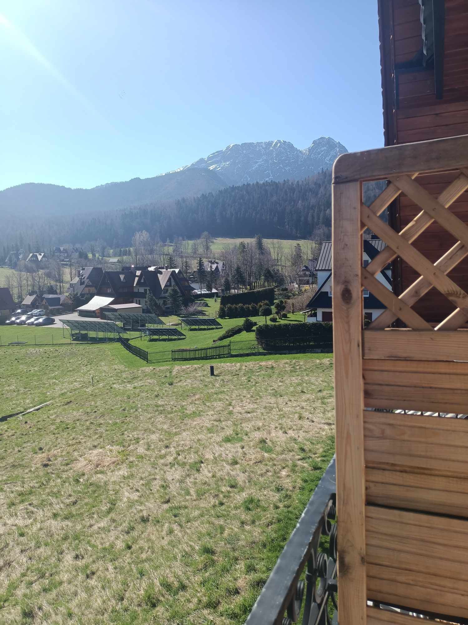 Wolny pokoj dla 2 osób od dziś . Widok na Giewont. 25 min od centrum