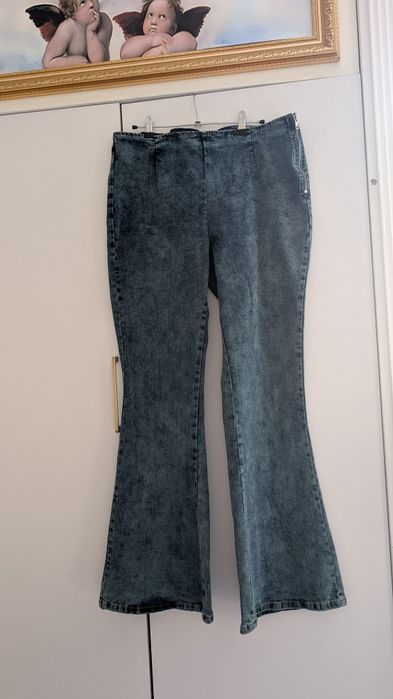 Джинси кльош від PLT