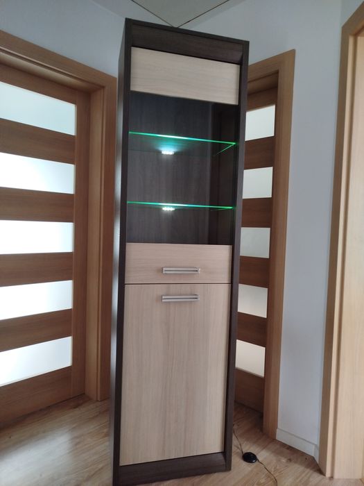 Witryna Profillo II z oświetleniem