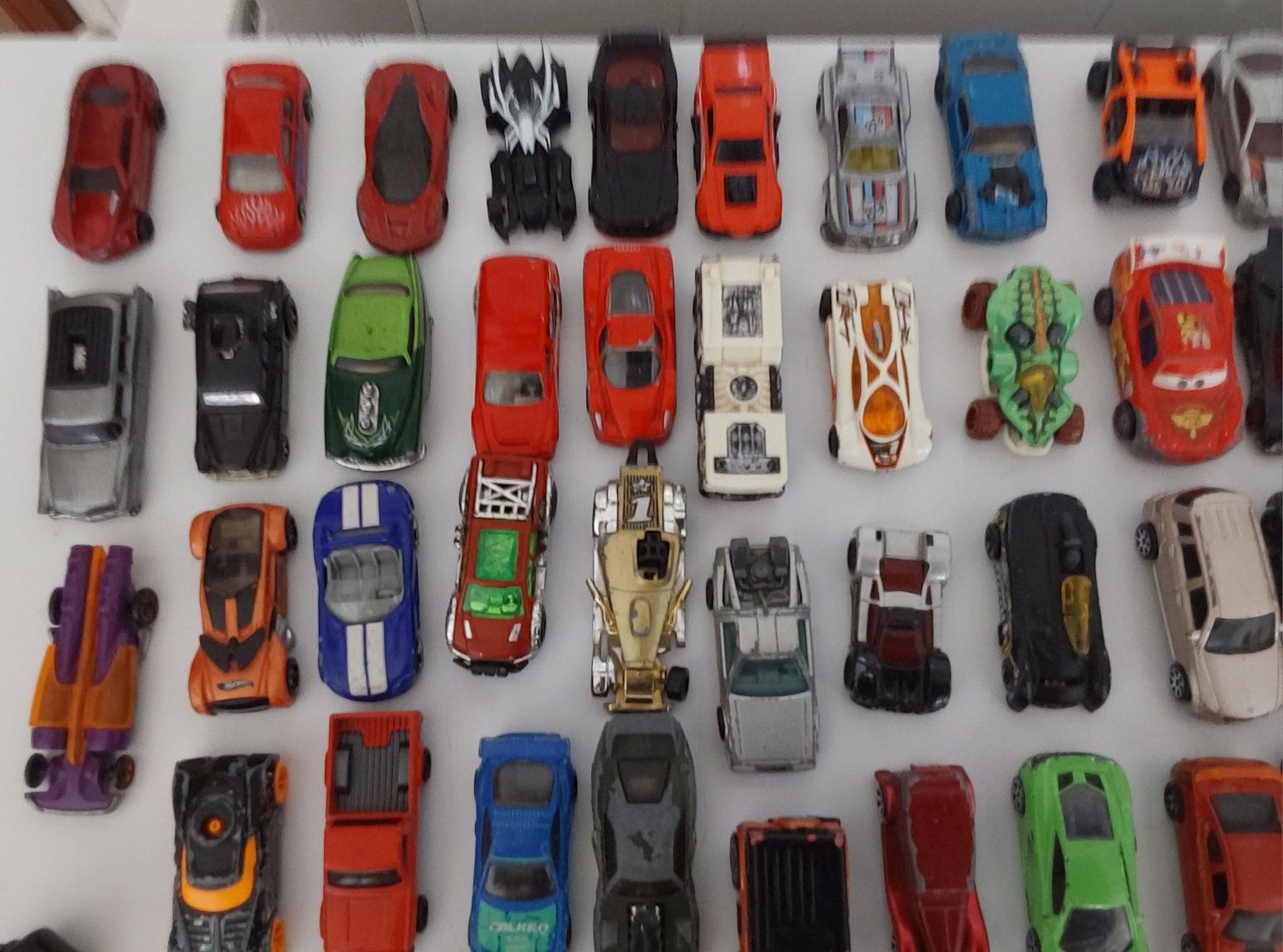 CARROS E MOTAS COLEÇÃO MINIATURAS.Casa,Criança,Colecionar,Sala,Quarto.