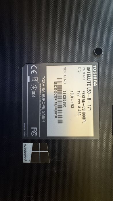 Laptop Toschiba satelline L50-B171 na częsci uszkodzony