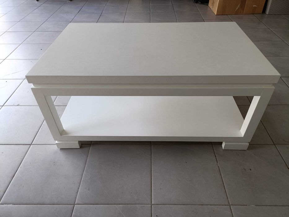 Mesa de centro (madeira maciça)