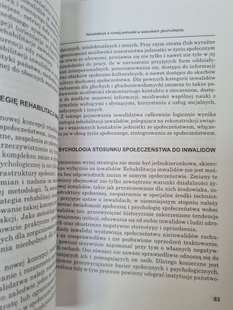 Perspektywy rehabilitacji osób głuchoniewidomych - Książka