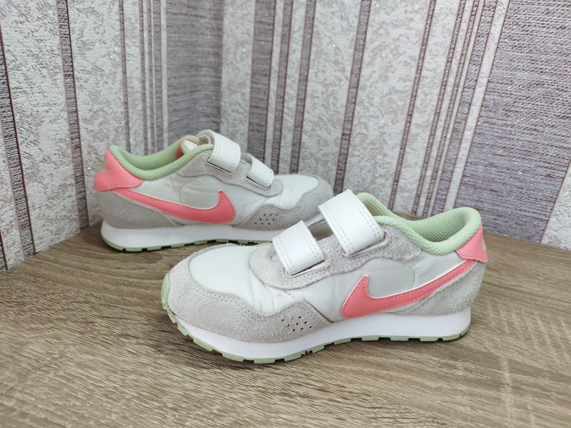 Nike детские оригинальные кроссовки 28.5