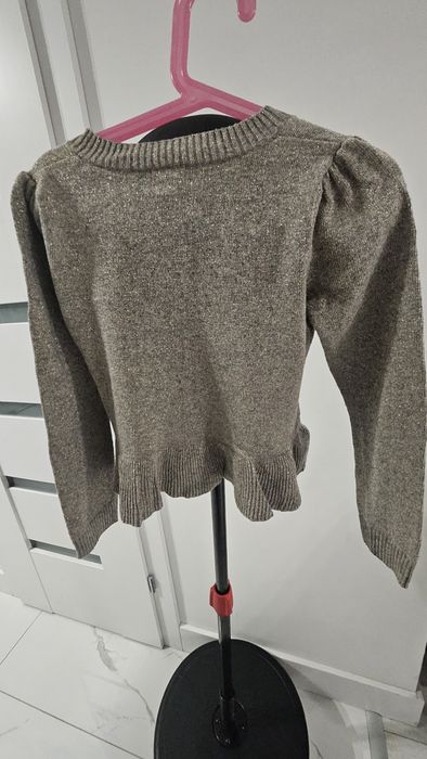 Sweterek świąteczny złoty rozm. 122/128