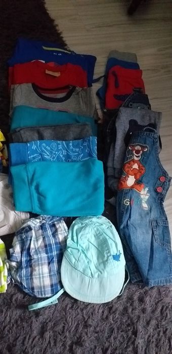 Zestaw ubrań niemowlęcych roz.62-74