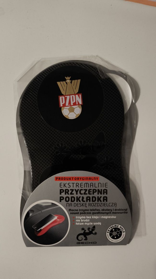Podkładka na deskę rozdzielczą NOWA PZPN