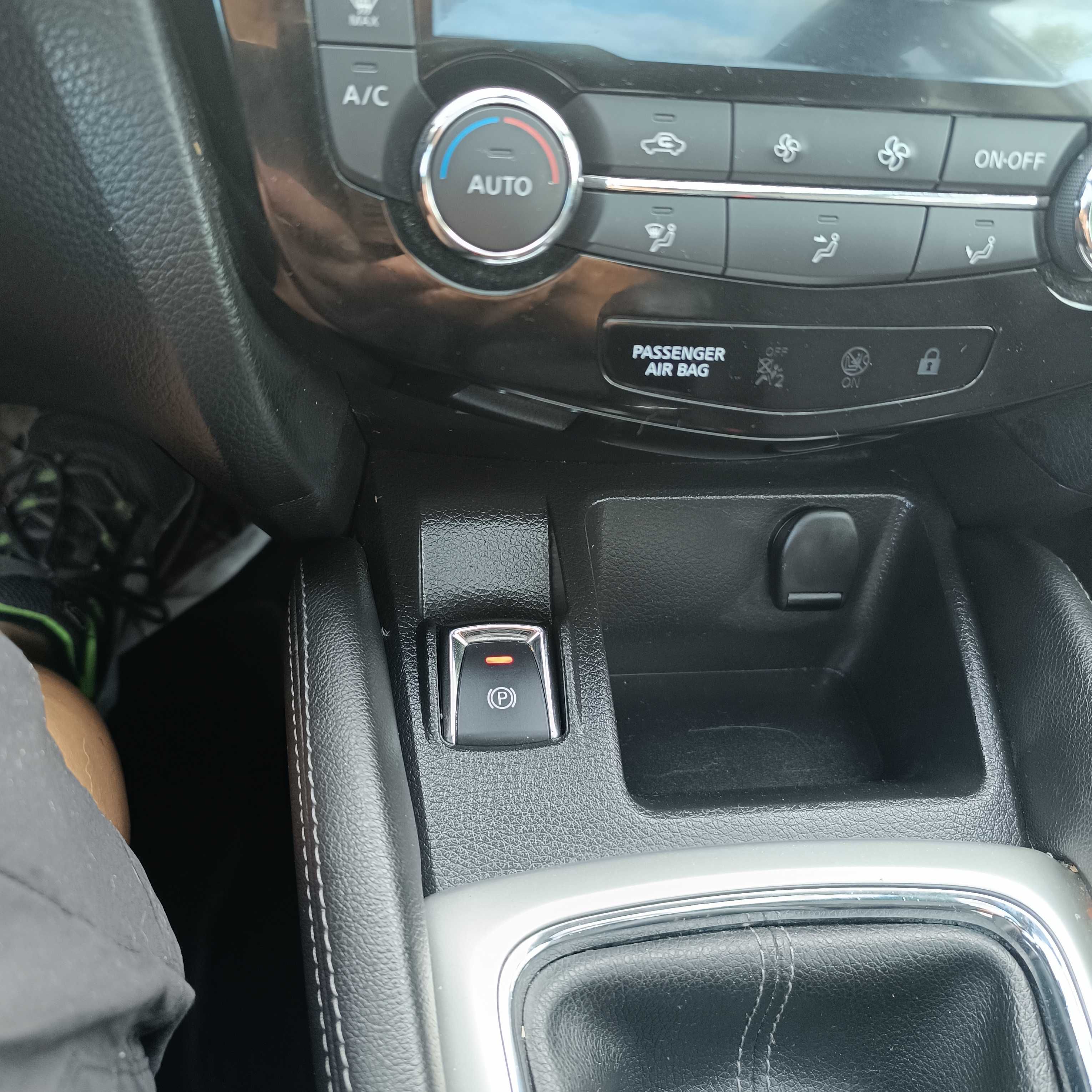Oportunidade para revenda apenas 111000 km Nissan qashqai 1600 diesel