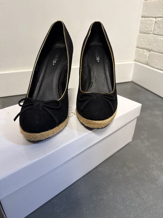 Buty damskie na koturnie 38