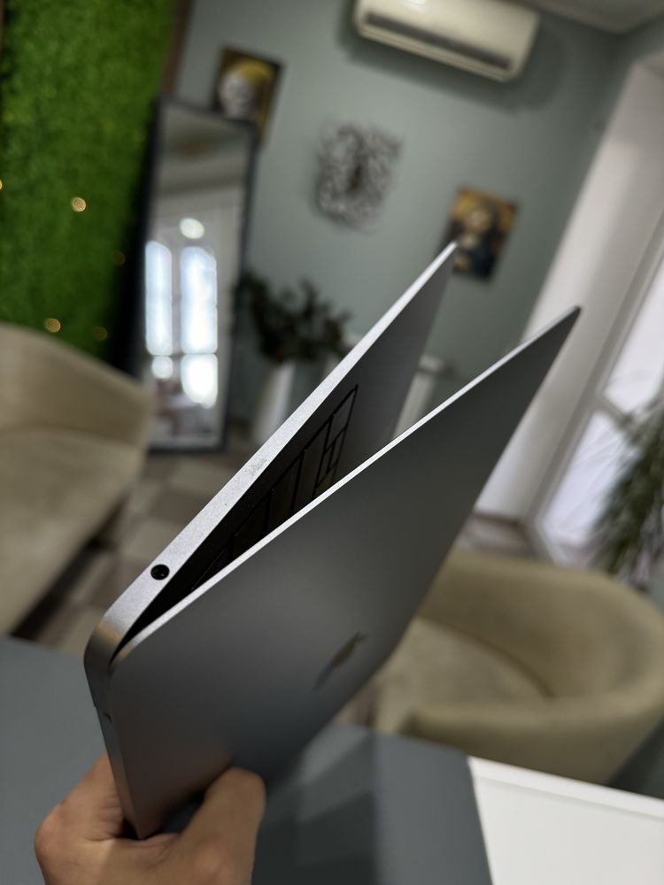 MacBook Air (13-inch 2018), core i5, 8/128, Space Gray