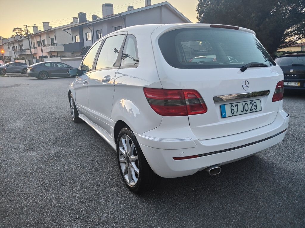 Mercedes B180 Caixa Automática