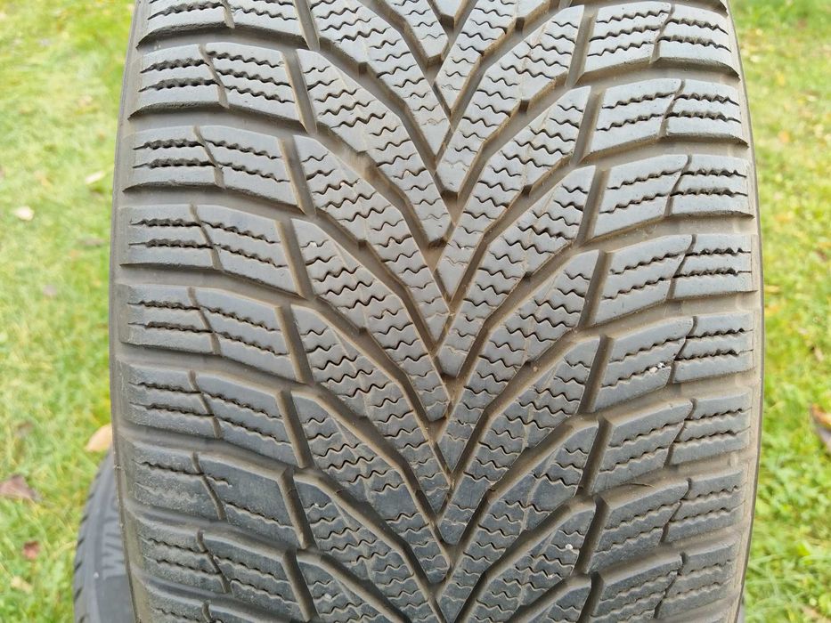 Opony zimowe Nexen 225/55R18 4 szt.