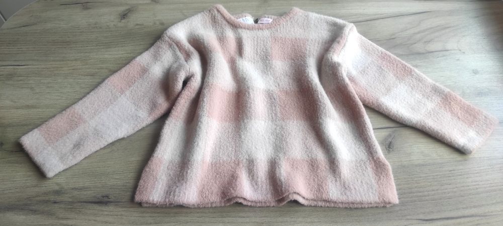 Sweterek ZARA rozmiar 110