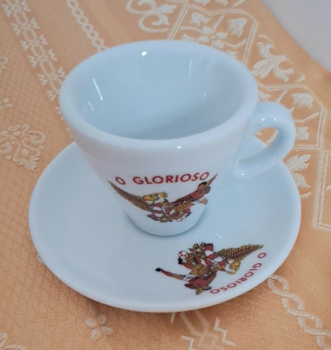 Chávena + pires Benfica