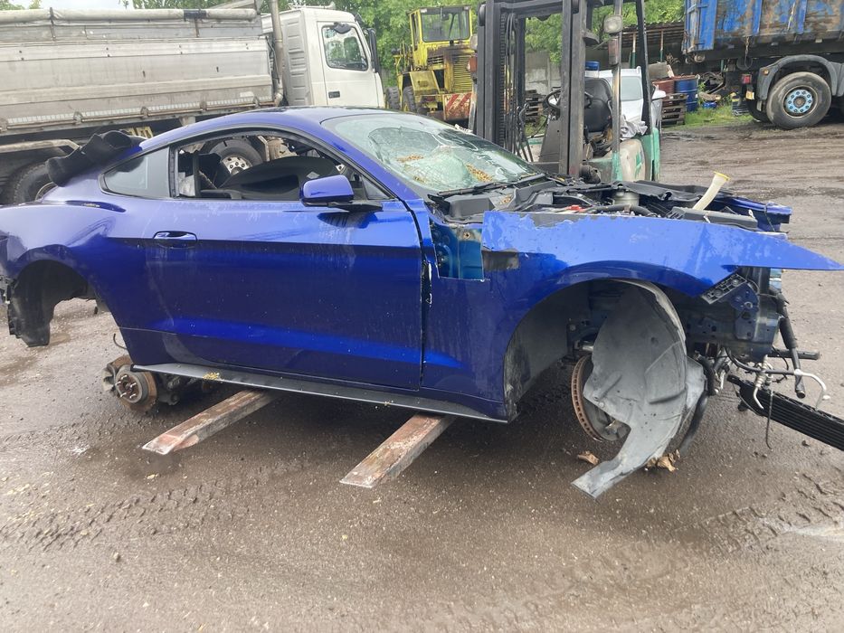 Ford mustang Vl zdekompletowany karoseria komoletna dokumentacja