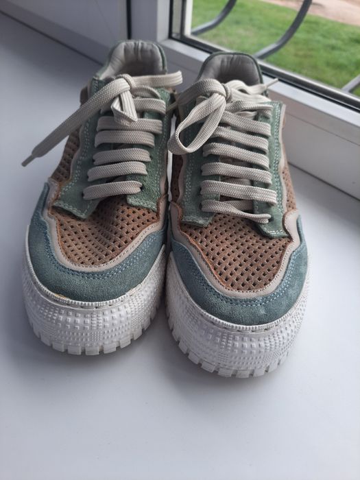 Кросівки замшеві жіночі