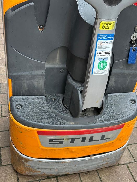 Paleciak akumulatorowy Still