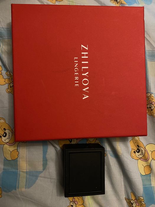 Подарочные коробки для украшений белья итд