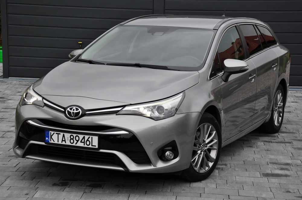 Toyota Avensis 1.8 147 KM, navi, kamera, manual SERWIS ASO zadbana!