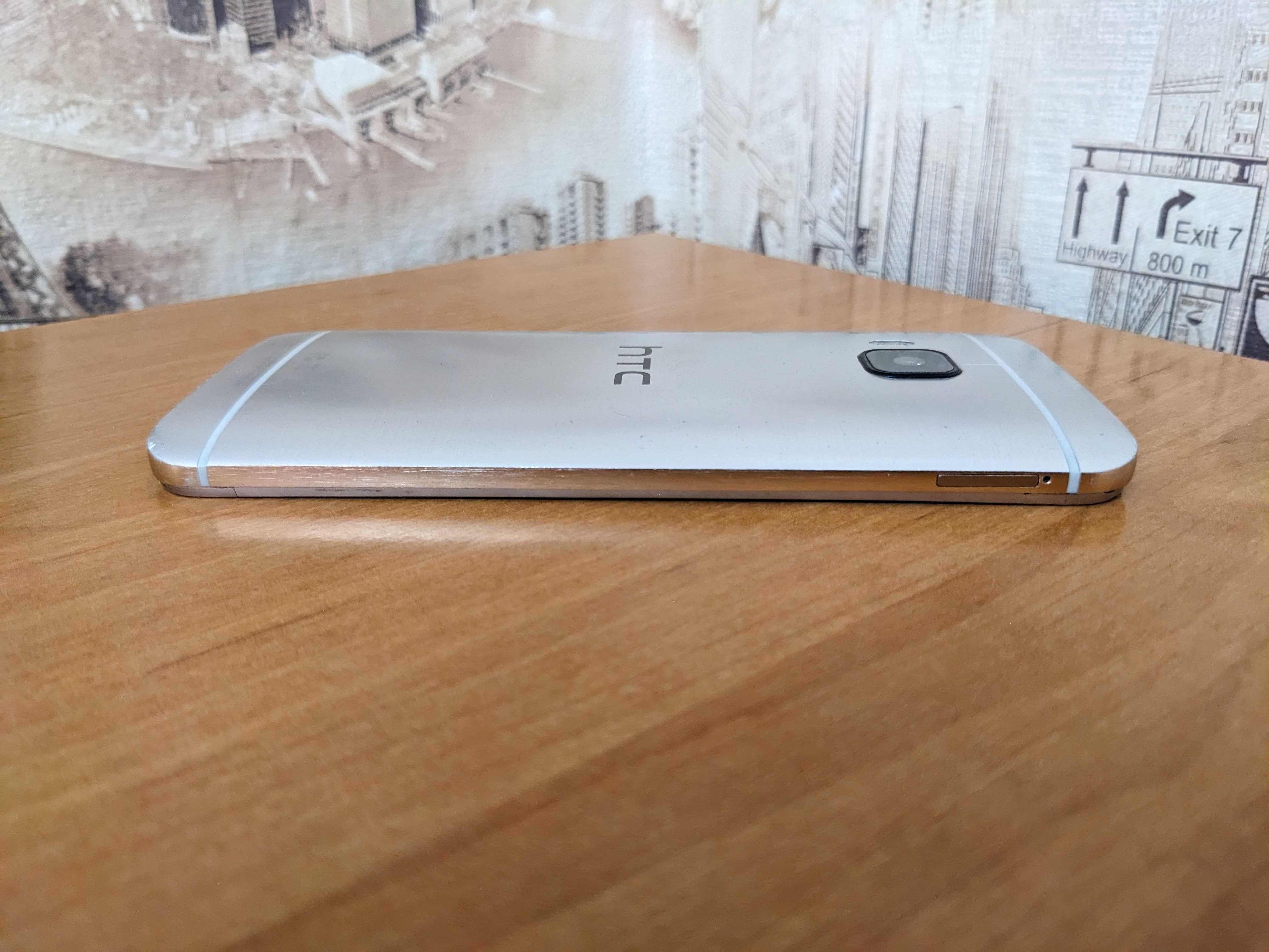 Смартфон HTC One M9  в комплекте с блочком, кабелем и чехлом