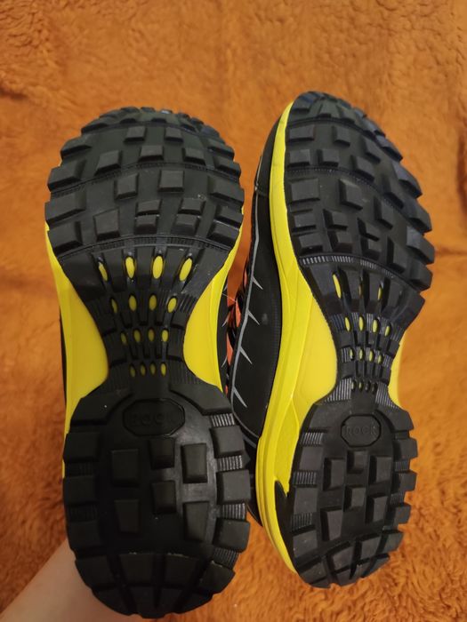 Nowe buty lekkie buty sneakersy rozmiar 36