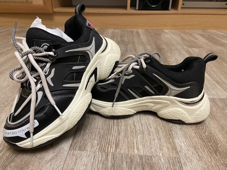 Кросівки дуже класні і зручні