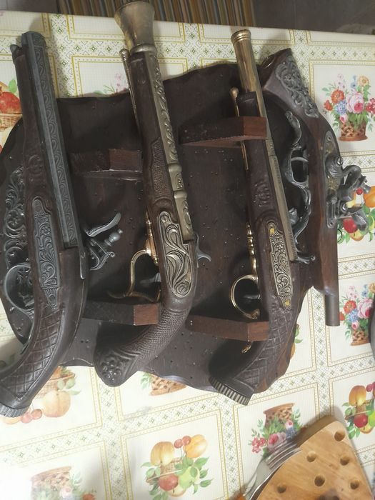 Pistolas antigas coleção