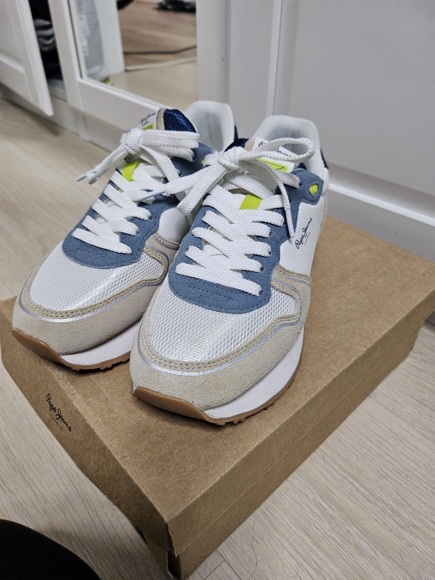 Damskie buty Pepe Jeans 37