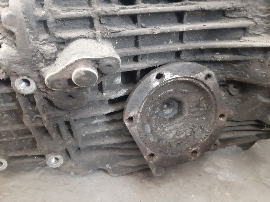 Коробка на Ауді 100 с4 на запчастини