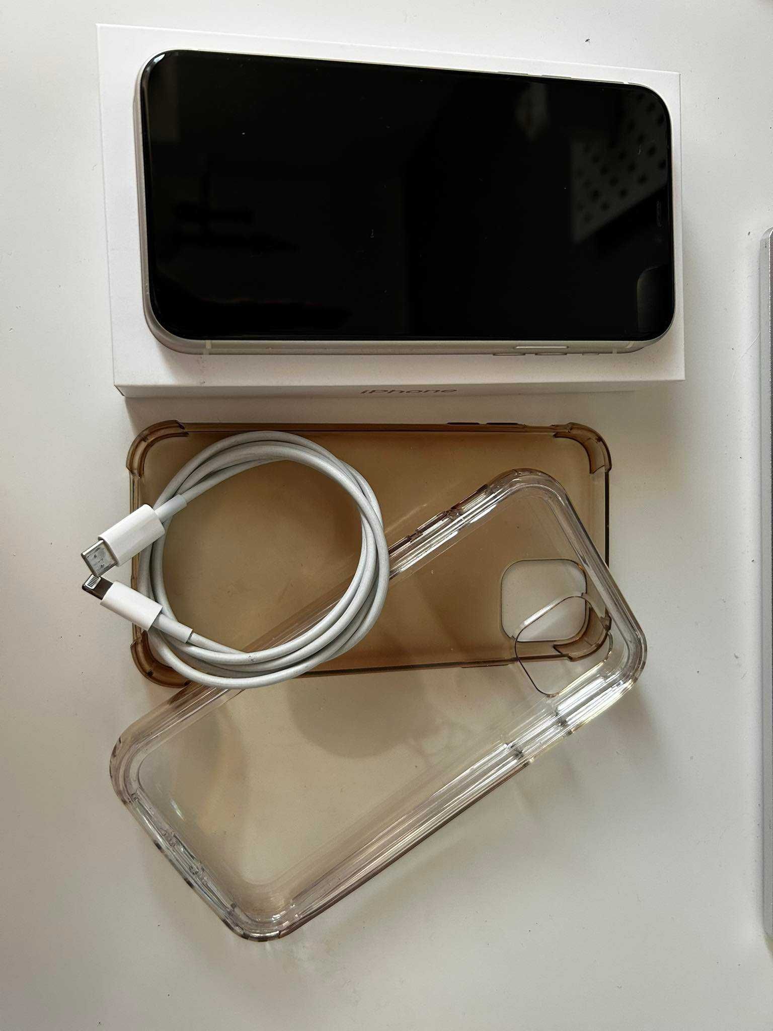 IPhone 11 (biały) w dobrym stanie (2x  etui + kabel gratis)