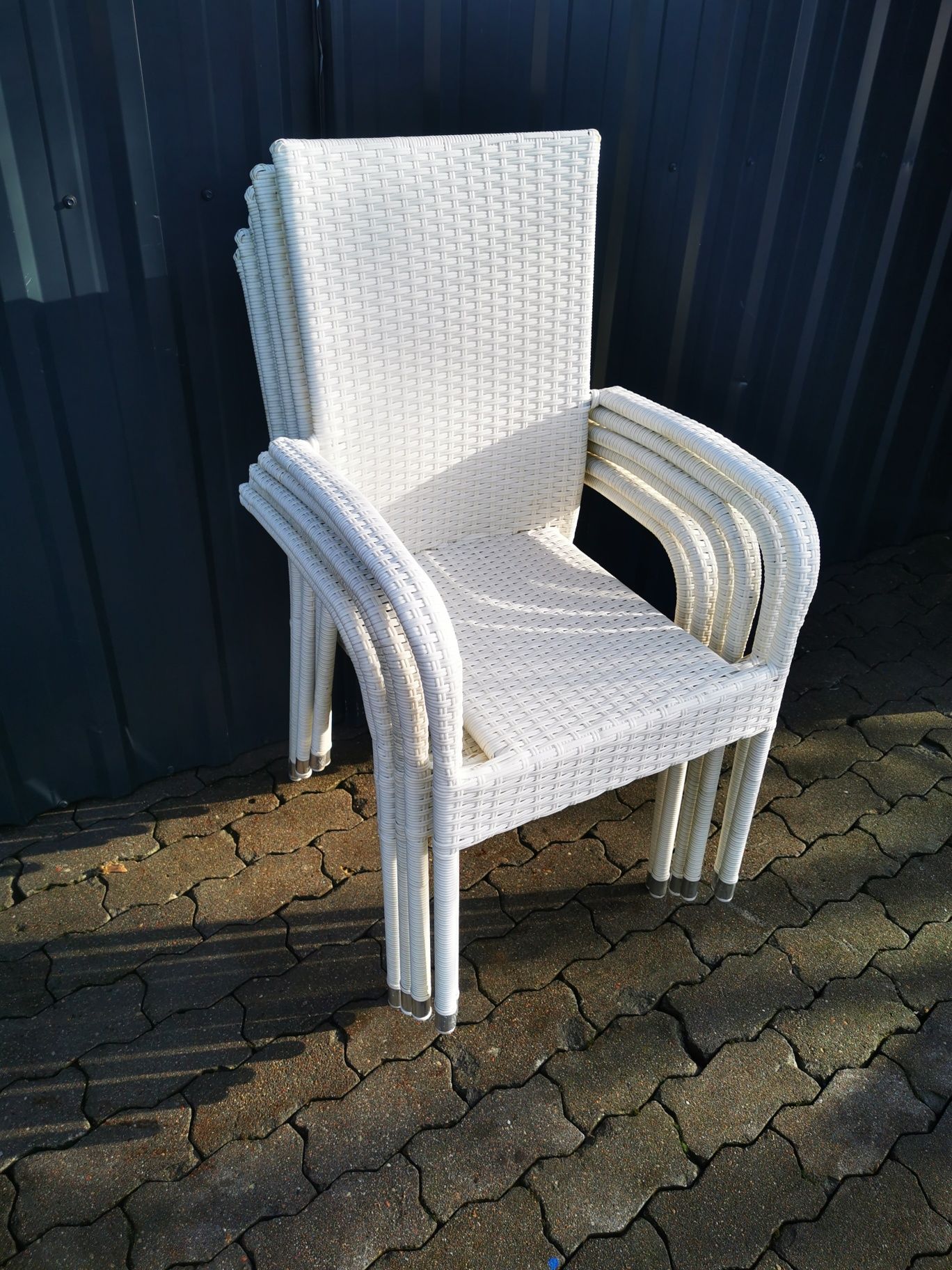 Krzesła ogrodowe sztaplowane VENTURE HOME 6 sztuk z Niemiec