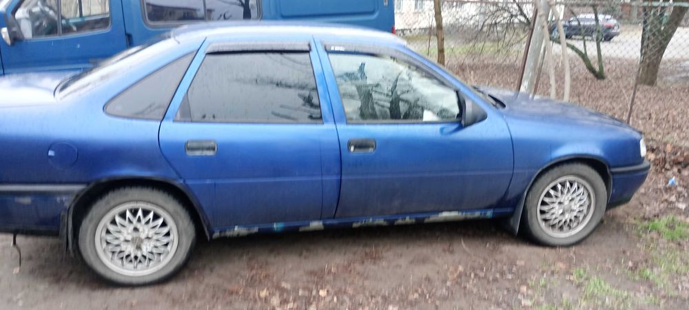 Opel Vectra 1.6 моно инжектор