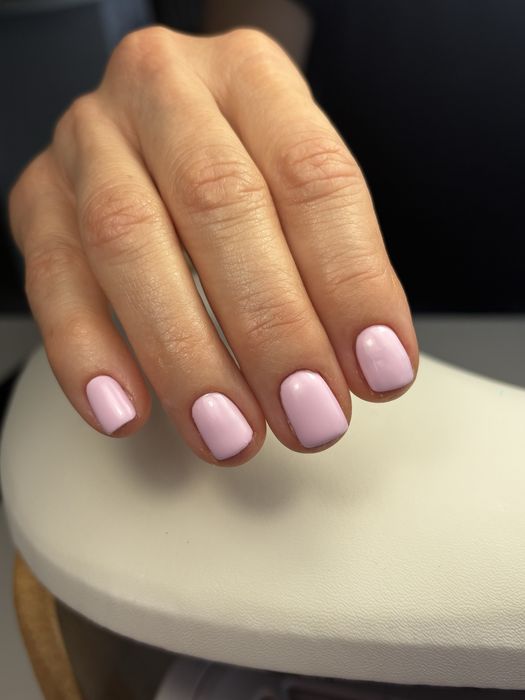 Manicure hybrydowy i żelowy