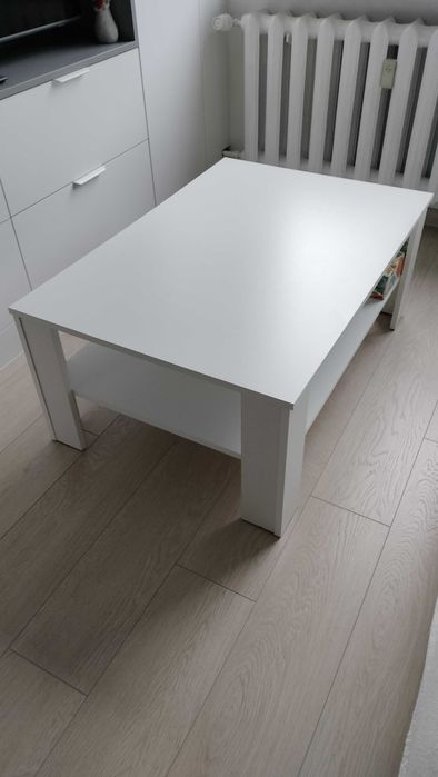 Stolik kawowy  biały