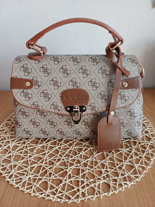 Nowa piękna torebka Guess