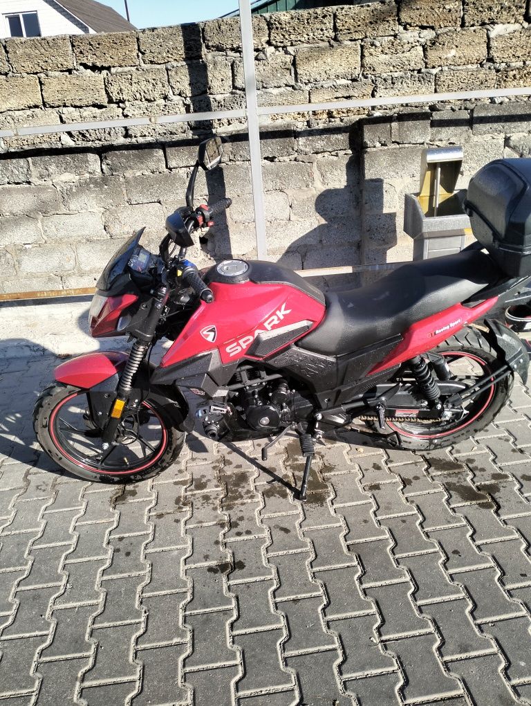Продам мотоцикл Spark200r32
