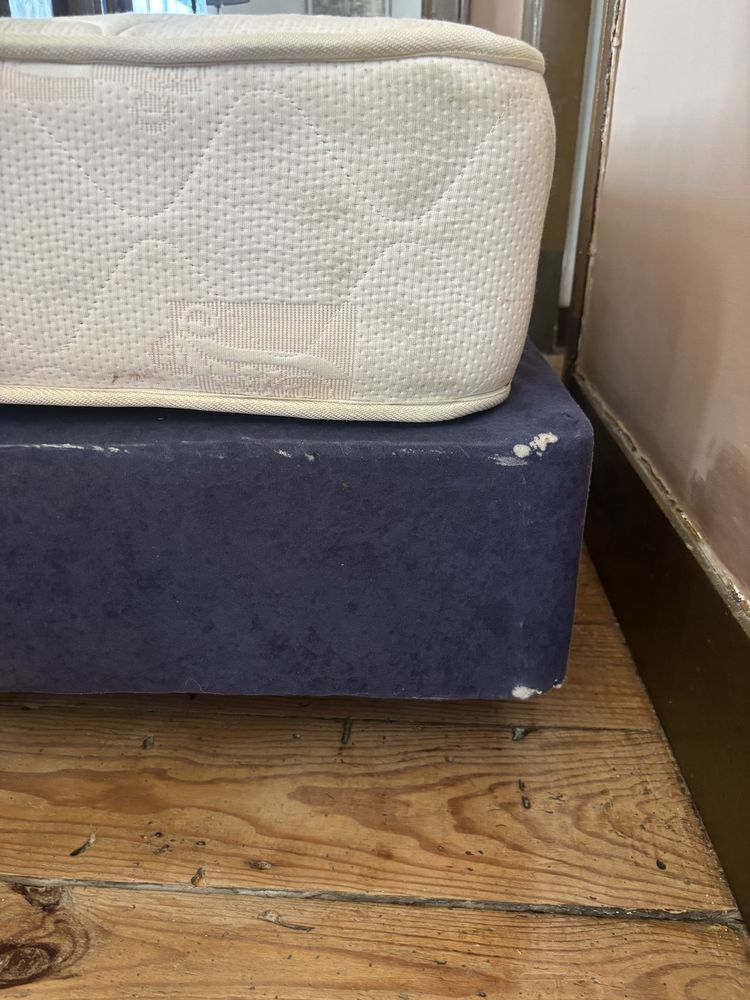 Sommier azul com colchão molaflex