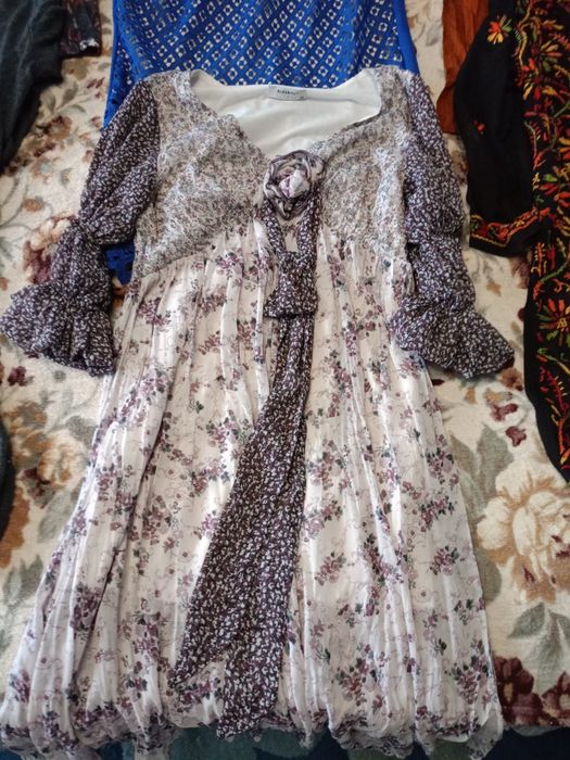 Платья женские 36-38размер