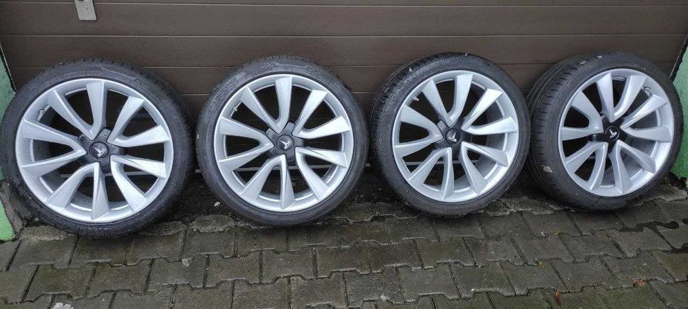 Нові диски Tesla Model 3 R19, Ковпаки, Датчики тиску, Літні шини