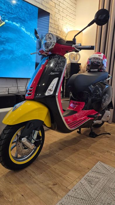 Vespa Primavera Vespa Primavera 125 Edycja Mickey Mouse-Edycja Limitowana -NOWA