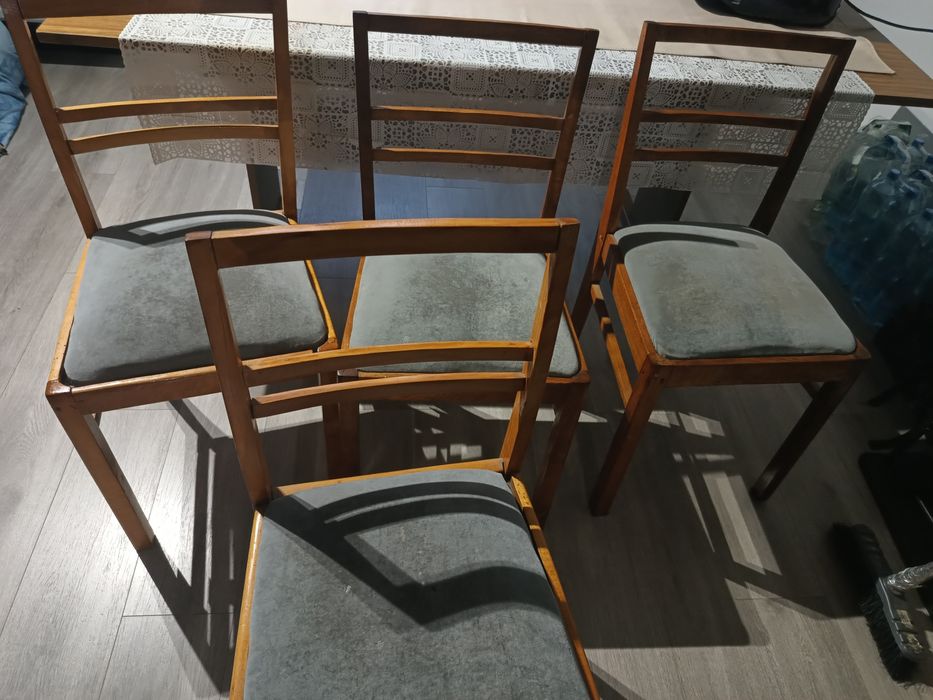 Krzesła po renowacji