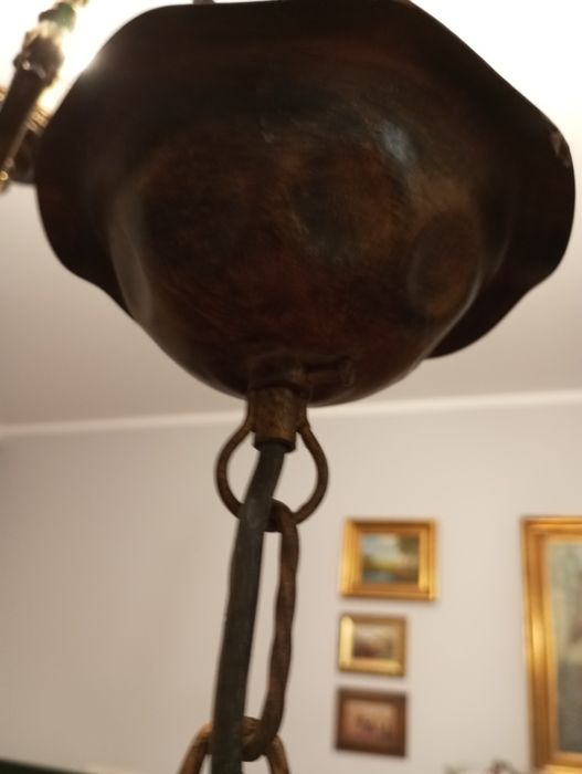 Żyrandol   Lampa  kuta  z kloszem