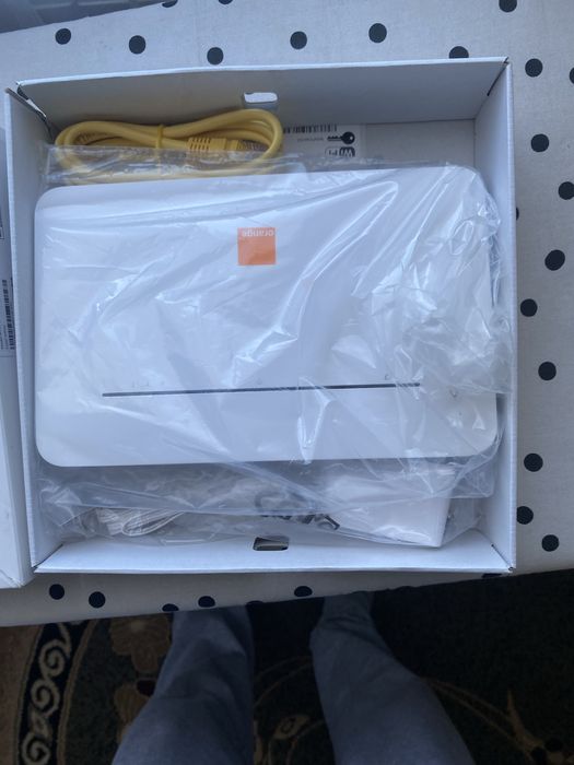 Модем/wifi роутер huawei 4g. Роздає інтернет за допомогою sim-картки