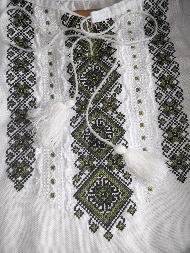 Вишиванка жіноча