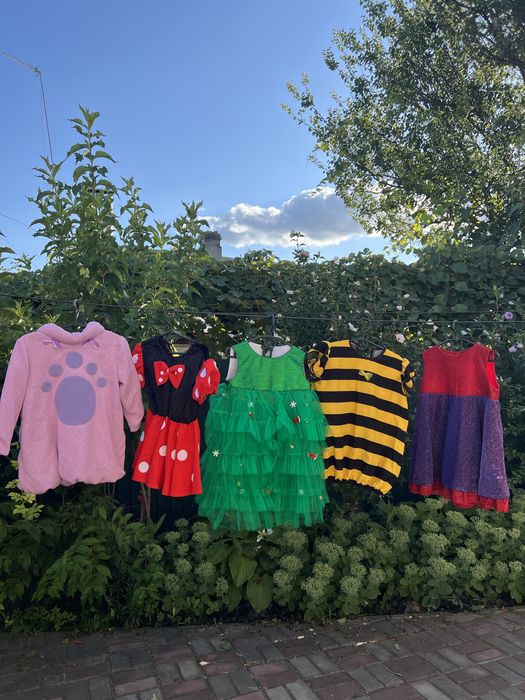 Продаж костюмів: святкові, новорічні.